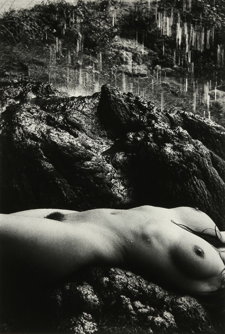 Nu à la Cascade